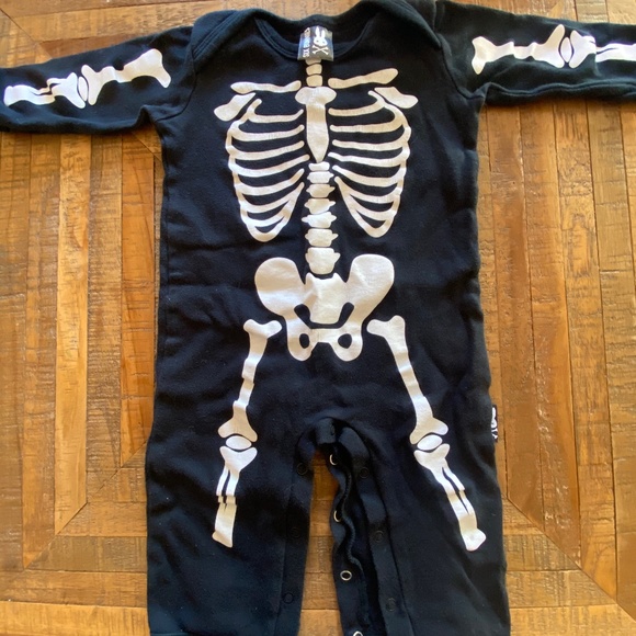 Baby/Toddler Halloween One piece -Six Bunnies - Picture 1 of 2